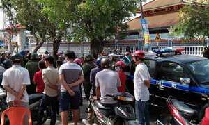 Người thân nữ tiểu thương bị sát hại 'đại náo' ở tòa