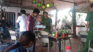 Nữ chủ quán cà phê bị 'yêu râu xanh' dùng dao cướp, hiếp