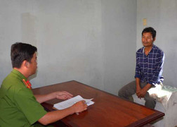 2 anh em lên thành phố làm thuê, 2 căn nhà ở quê bị đốt