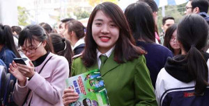 Gặp nữ thủ khoa Học viện Cảnh sát xinh đẹp trong ngày hội tư vấn tuyển sinh