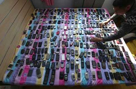 Bộ sưu tập 3.000 điện thoại, từ 'cục gạch' đến iPhone thời thượng