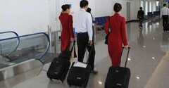 Báo Pháp: Hai nữ tiếp viên Vietnam Airlines bị bắt liên quan buôn bán dược phẩm