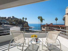 Căn nhà của tỷ phú Warrent Buffett 'đội giá' từ 3,3 tỷ đồng lên 242 tỷ đồng