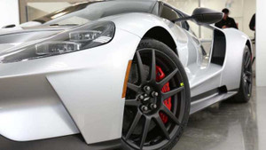 Ngắm xe đua siêu nhẹ GT Competition Series