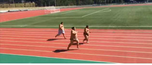 Video: Võ sĩ sumo quyết ăn thua chạy thi 50m