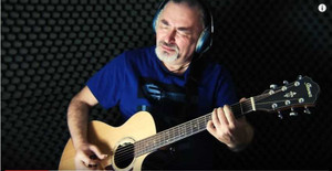 Clip: Tay guitare cự phách người Nga cover Nơi này có anh của Sơn Tùng