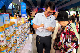 Vinamilk khởi động hành trình chăm sóc sức khỏe cho người cao tuổi năm 2017