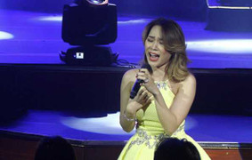 Khán giả 'thót tim' vì Mỹ Tâm suýt ngã trên sân khấu