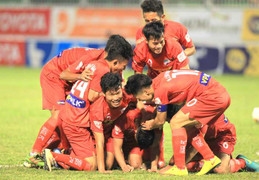 BLV Quang Huy: HAGL chẳng lý do gì không đá khí thế