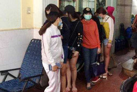 Nhân viên tiệm hớt tóc ăn mặc mát mẻ, bán dâm 1,3 triệu đồng/lượt