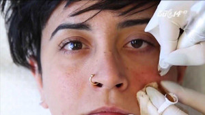 Giới trẻ phát cuồng trào lưu xăm... tàn nhang làm đẹp