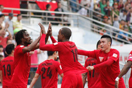 Hải Phòng thắng trên sân không khán giả, SLNA chia điểm kịch tính với B.Bình Dương