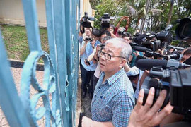 Bí ẩn người đàn ông tóc bạc trước đại sứ quán Triều Tiên ở Malaysia