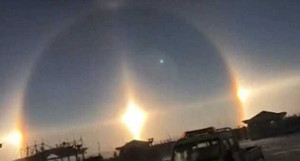 Khoảnh khắc ba mặt trời xuất hiện cùng lúc ở Trung Quốc