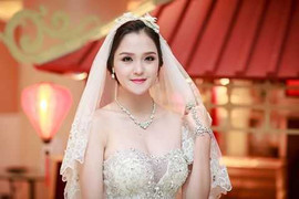Lễ cưới diễn ra trong bí mật của Á hậu Hoàng Anh