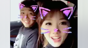 Ngày Quốc tế Phụ nữ 2017: 'Vợ chồng son' Trấn Thành, Hari Won quấn quýt bên nhau