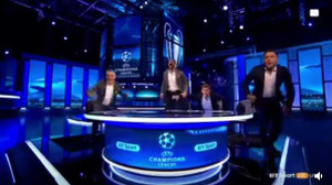 4 cựu danh thủ người Anh phát cuồng với màn ngược dòng thần thánh của Barca