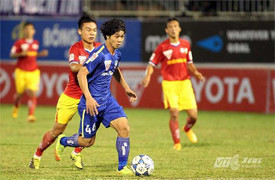 Công Phượng đấu S.Khánh Hòa: Đại tiệc tưng bừng trên phố Núi