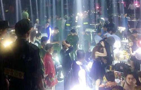 Hàng trăm cảnh sát bao vây quán bar ở Sài Gòn