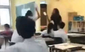 Chửi học sinh, một nữ giáo viên bị đuổi việc