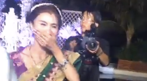 Nguyệt Ánh được chồng Ấn Độ và đồng nghiệp tặng quà cưới bất ngờ