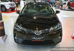 Toyota Corolla 2017 ra mắt có giá từ 472 triệu đồng