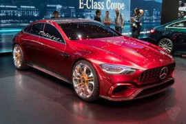 Xe Mercedes-AMG GT không được trang bị hệ thống gương chiếu hậu?