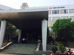 Nữ hiệu phó trường tiểu học chết trong phòng khách sạn