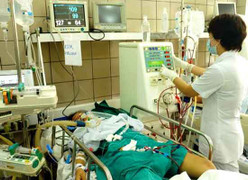 Ðã tìm được nguồn cung cấp rượu độc siêu rẻ khiến hàng loạt sinh viên nhập viện