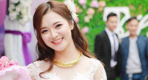 Vẻ đẹp rạng ngời của 'hot girl dân tộc' Thu Hương trong ngày cưới