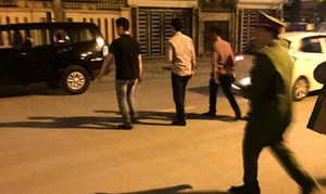 Bé gái 8 tuổi bị xâm hại nhiều lần ở Hà Nội: Khám xét nơi ở của nghi can