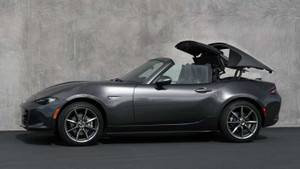 Cận cảnh Mazda MX-5 Miata RF 2017 đầy chất thể thao