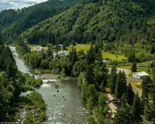 Thị trấn tuyệt đẹp được rao bán với giá 85 tỷ đồng