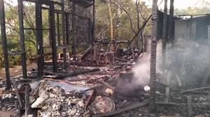 Ngã vào hố đốt rác, cụ bà chết cháy thương tâm