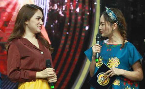 Khán giả cười ngất với màn đối đáp của Hương Giang Idol với Lan Phương