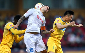 Dừng hình màn đấu hay nhất V-League 2017