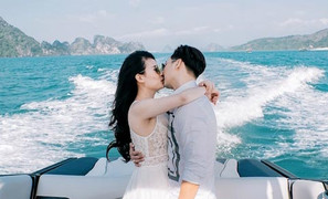 Ngày Quốc tế Hạnh phúc: MC Thành Trung khoe ảnh cưới ngọt ngào trên du thuyền