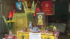 Lỡ tay sát hại cha ruột, cô gái 18 tuổi đem hung khí đi đầu thú