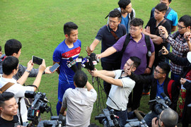 Nhìn gương Công Phượng, Hữu Thắng 'cấm cửa' Xuân Trường