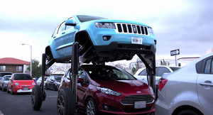 Xuất hiện mẫu xe 'chấp' mọi thể loại tắc đường