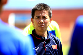 HLV Hoàng Anh Tuấn nhắc cầu thủ U20 Việt Nam: Đừng tưởng đá chính V-League là ngon rồi