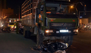 Nguyên phó hiệu trưởng trường cao đẳng tử nạn dưới gầm xe tải