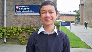 Thần đồng 14 tuổi được mời làm giảng viên đại học nổi tiếng