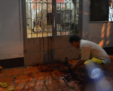 Truy tìm nhóm côn đồ khủng bố người dân bằng 'bom bẩn'