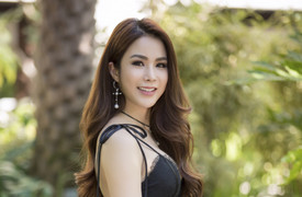 Gương mặt chỉnh sửa hỏng, Diệp Lâm Anh vẫn 'đắt show' sự kiện