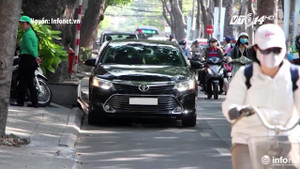 TP.HCM: Sợ bị phạt, tài xế bật đèn khẩn cấp để lách luật