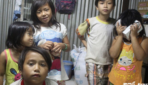 Cám cảnh gia đình có 18 người không giấy tờ tùy thân ở Sài Gòn