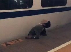 Trung Quốc: Chạy cắt mặt, người đàn ông bị tàu cao tốc cán chết thương tâm