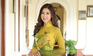 Đỗ Mỹ Linh rạng rỡ khoe sắc trong tà áo dài