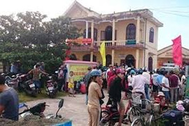 Nghi vợ ngoại tình, chồng tổ chức bắt nhân tình, đòi tiền 'đền bù danh dự'